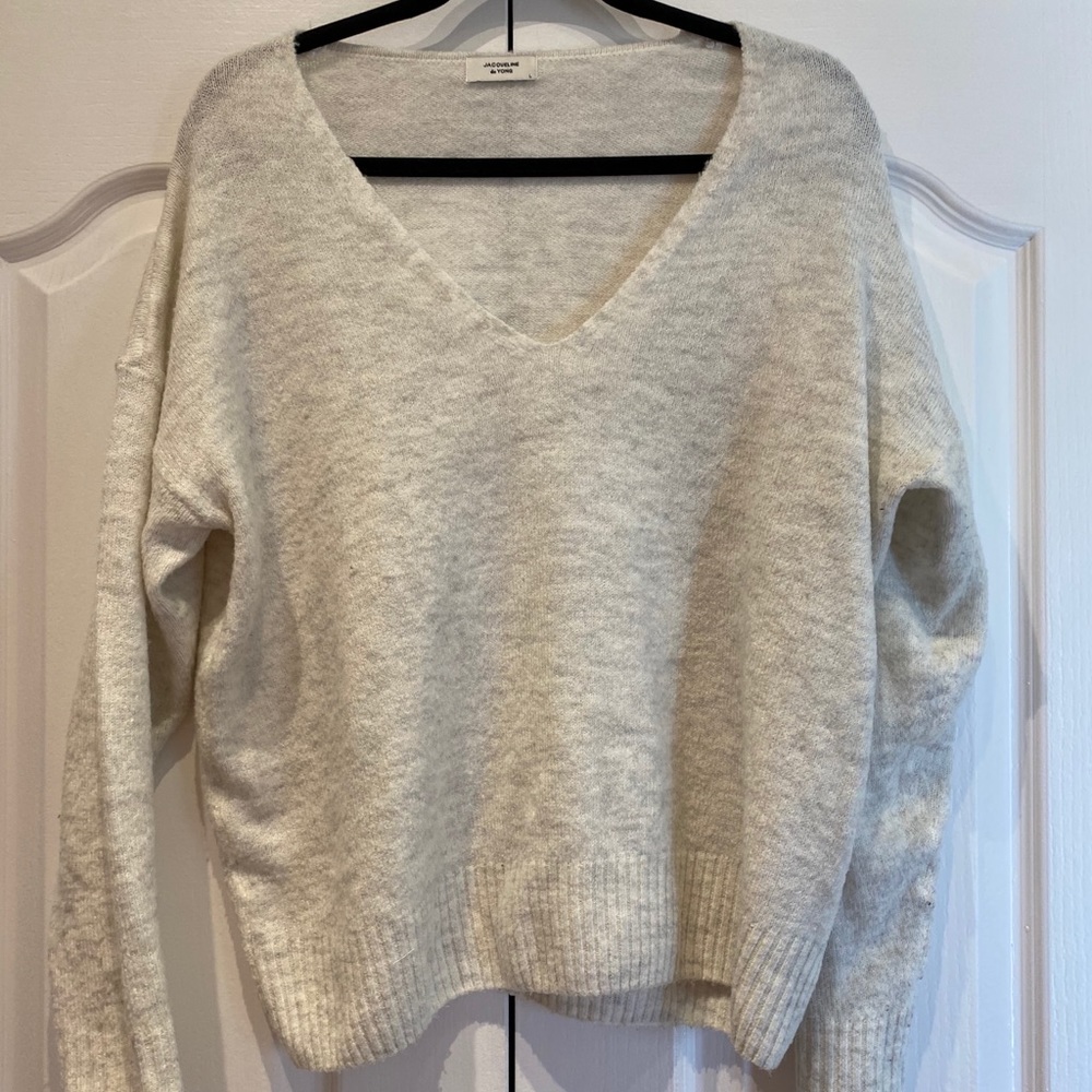Jacqueline de Yong V-Neck Sweater in Size L